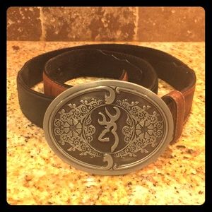 Women’s Browning belt buckle and leather belt.